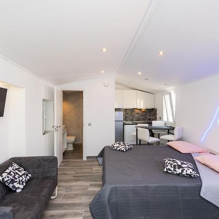 Corfu Downtown Suites 外观 照片